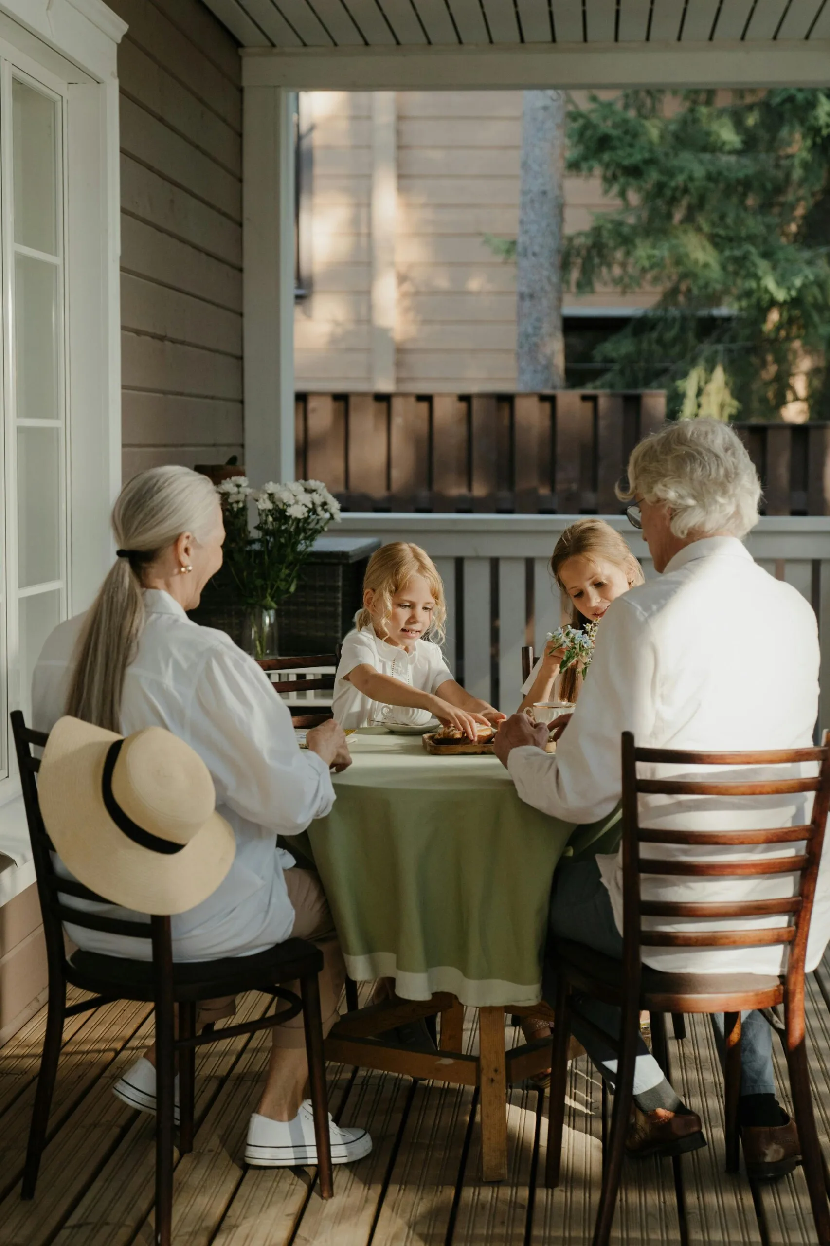 Family reunion – grandparents and grandchildren Family Sponsorship Canada